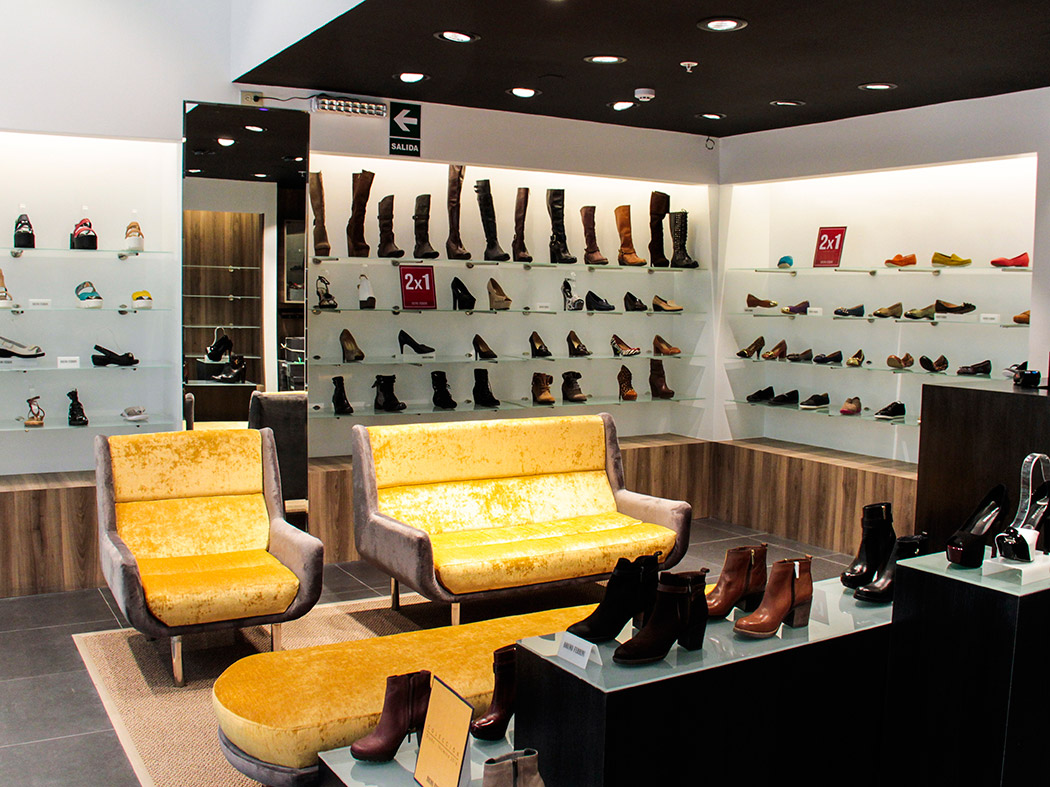 Bruno Ferrini culmina renovación en Jockey Plaza y acelera modernización de otros locales